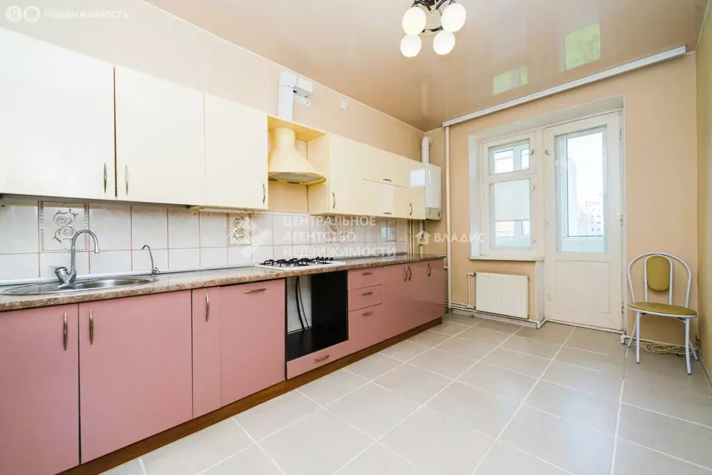3-комнатная квартира: Рязань, улица 4-я Линия, 60 (90.6 м) - Фото 0