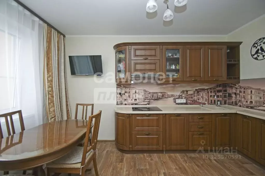 2-к кв. Омская область, Омск ул. Красных Зорь, 148 (80.4 м) - Фото 1