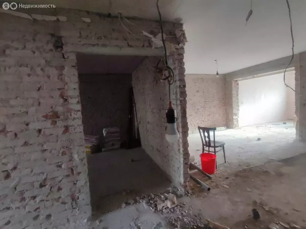 3-комнатная квартира: Нальчик, проспект Кулиева, 21 (80 м) - Фото 1