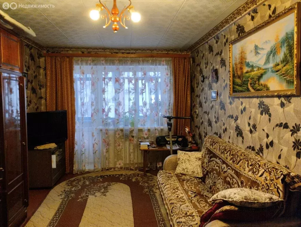 3-комнатная квартира: Саратов, улица Танкистов, 64 (54 м) - Фото 0