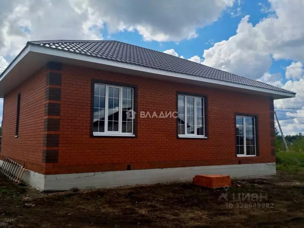 Дом в Пензенская область, Пензенский район, Богословский сельсовет, с. ... - Фото 1