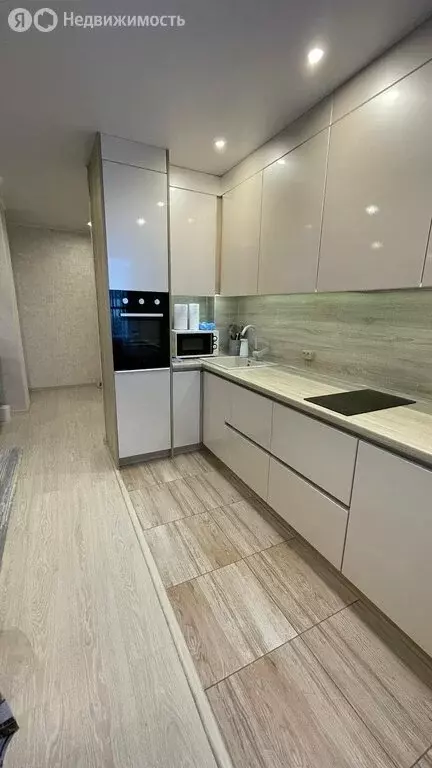 2-комнатная квартира: Заводоуковск, улица Республики, 5 (50 м) - Фото 1