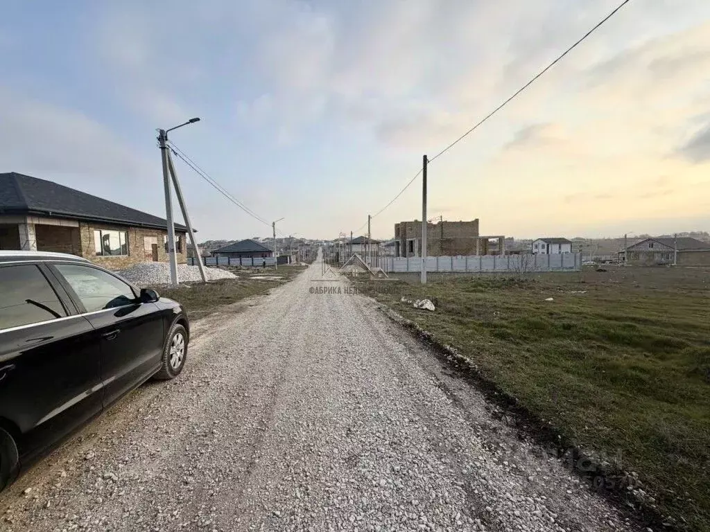 Участок в Крым, Симферопольский район, с. Мирное ул. Романа Филипова ... - Фото 2