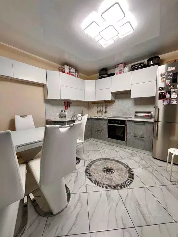 3-к кв. Башкортостан, Уфа ул. Набережная реки Уфы, 25 (92.6 м) - Фото 0