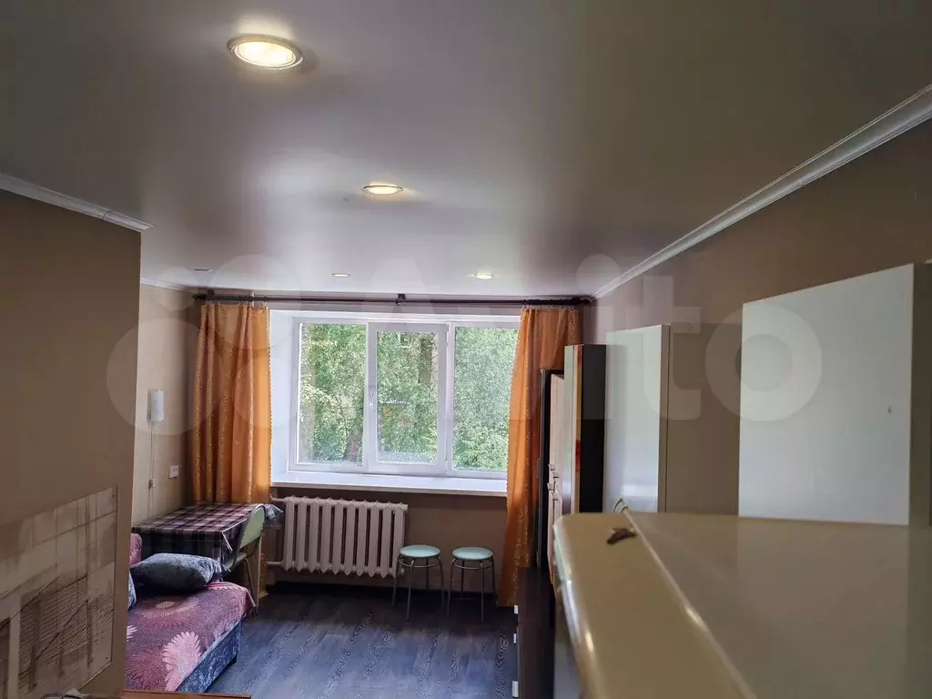 Комната 19,8 м в 9-к., 3/5 эт. - Фото 1