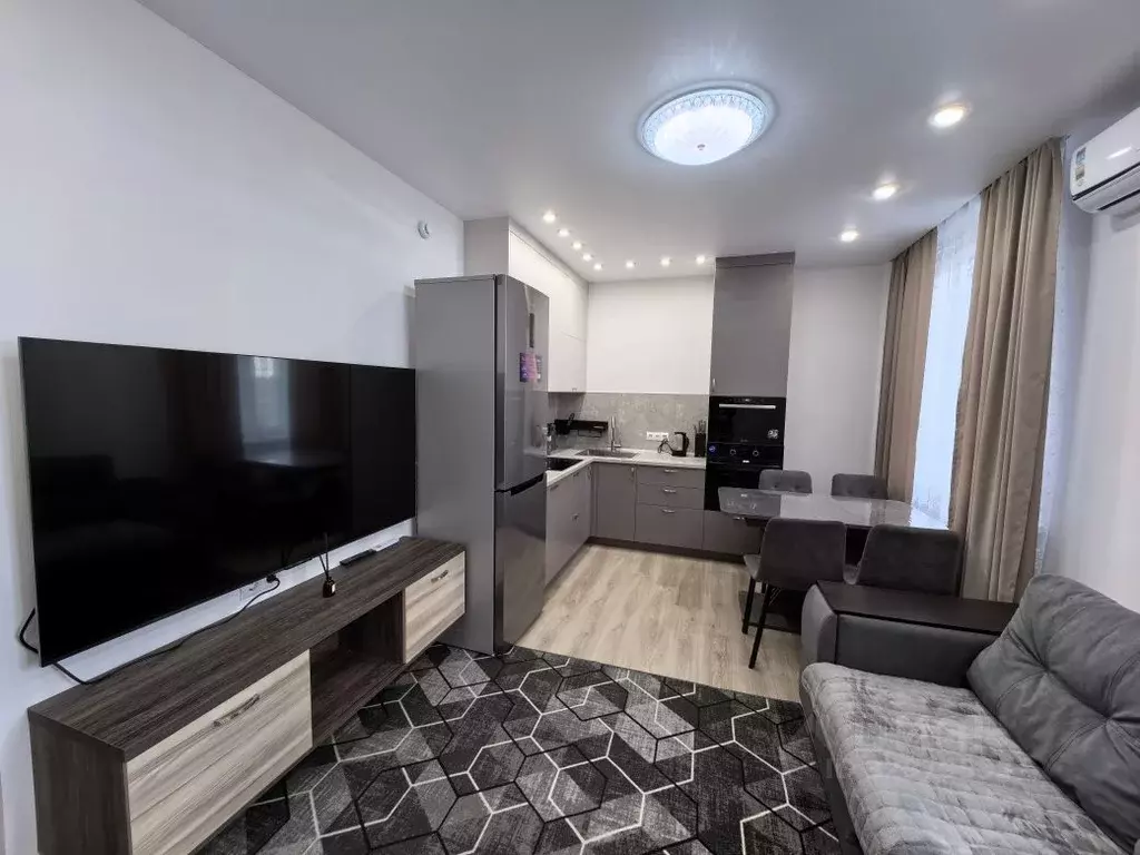 2-к кв. Тюменская область, Тюмень ул. Тамары Сатюковой, 26 (55.0 м) - Фото 2
