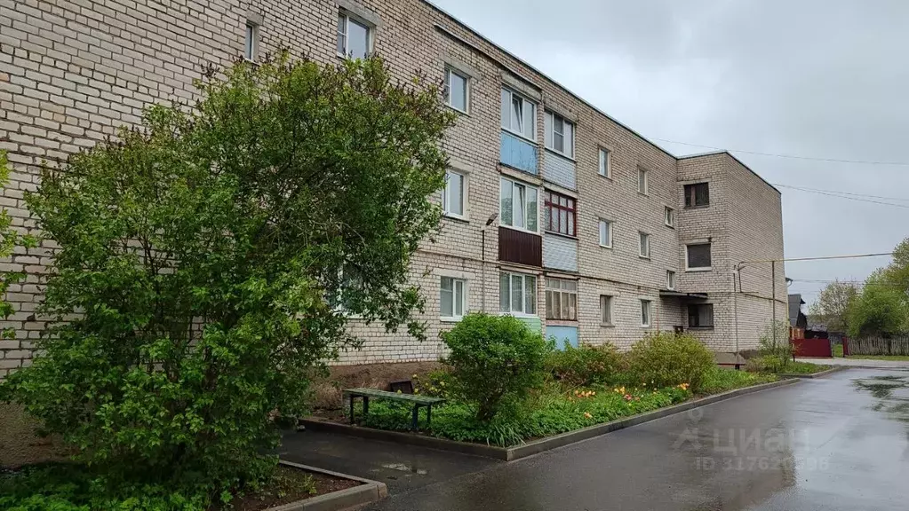 4-к кв. Псковская область, Печоры Рижская ул., 7 (79.5 м) - Фото 0