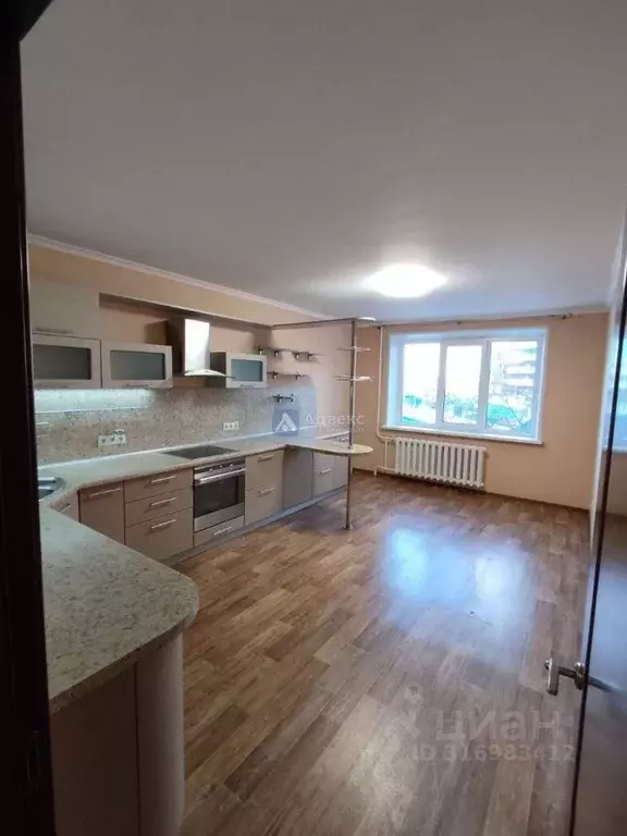 3-к кв. Тюменская область, Тюмень ул. Николая Семенова, 29к3 (92.0 м) - Фото 0