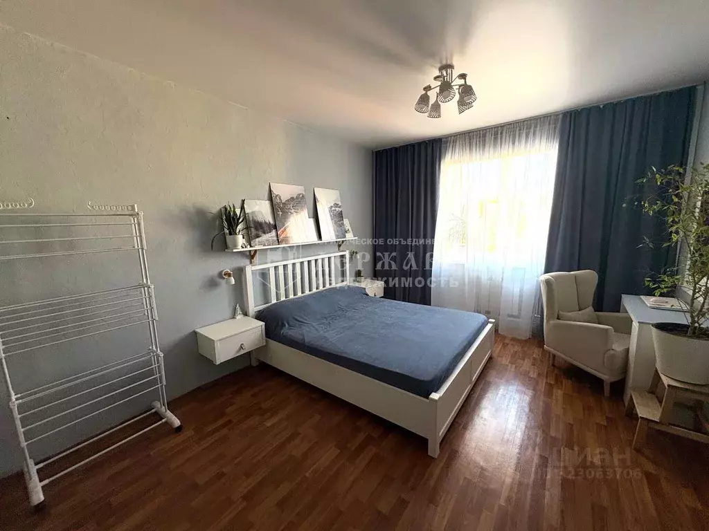 3-к кв. Кемеровская область, Кемерово просп. Шахтеров, 31 (87.3 м) - Фото 1