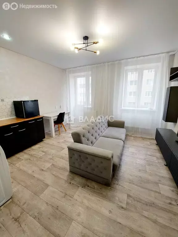 Квартира-студия: Октябрьский, улица Рахимьяна Насырова, 3 (24 м) - Фото 0
