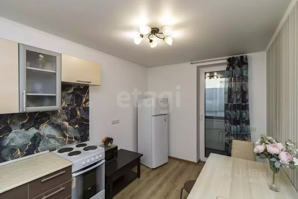 1-к кв. Тюменская область, Тюмень ул. 50 лет Октября, 57А (36.0 м) - Фото 0