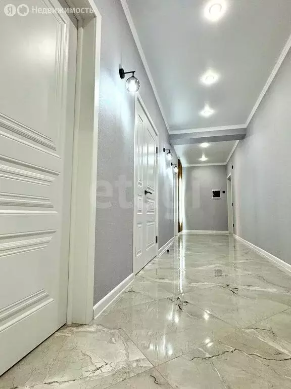 2-комнатная квартира: Владикавказ, улица Билара Кабалоева, 20 (63 м) - Фото 2