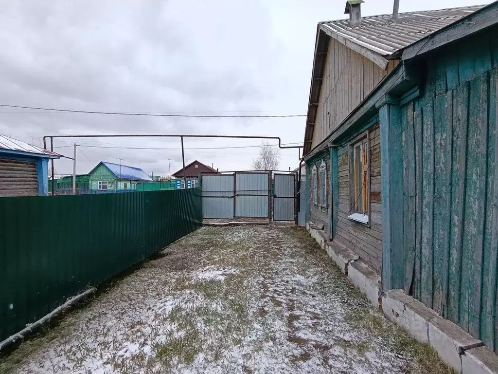 Дом в Омская область, Тюкалинск ул. Чкалова (43 м) - Фото 1