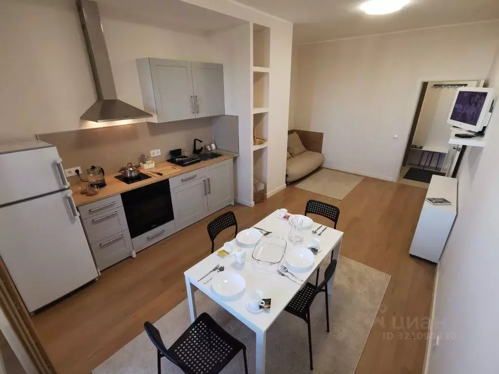 1-к кв. Тюменская область, Тюмень ул. 50 лет Октября, 4 (56.0 м) - Фото 1