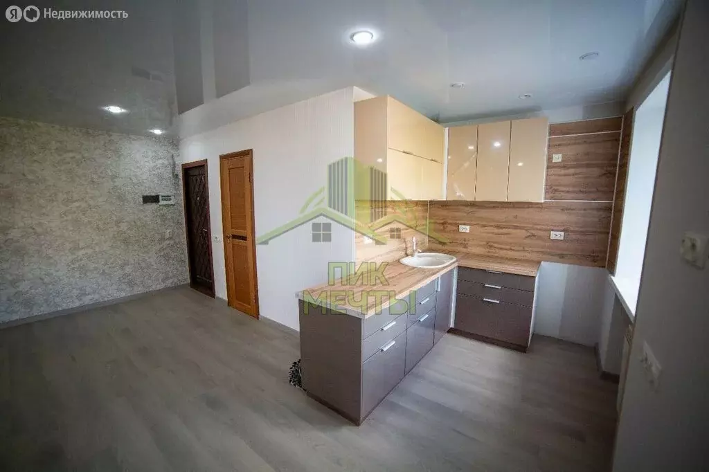 3-комнатная квартира: Улан-Удэ, Октябрьская улица, 27 (50.1 м) - Фото 1