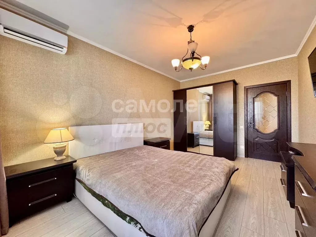 3-к. квартира, 98 м, 8/10 эт. - Фото 0