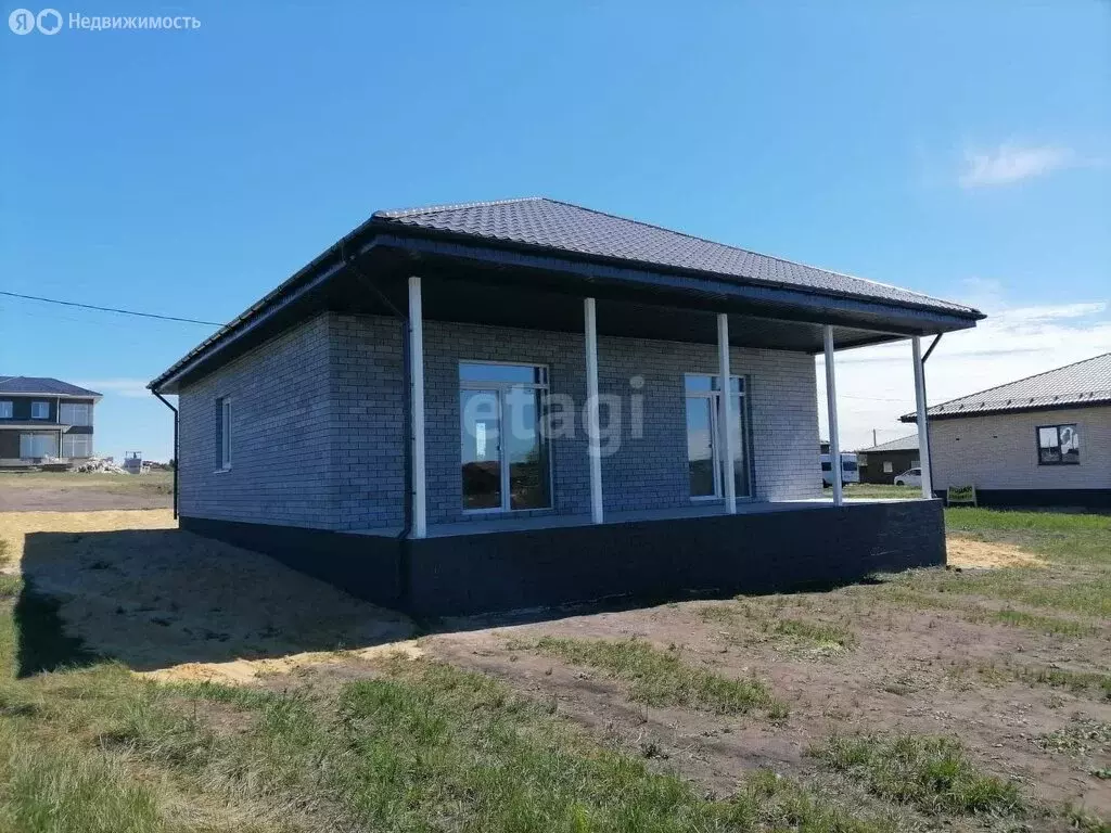 Дом в село Новоживотинное, улица Новосёлов (97 м) - Фото 1