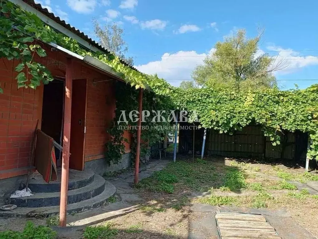 Дом в Белгородская область, Старооскольский городской округ, с. ... - Фото 1