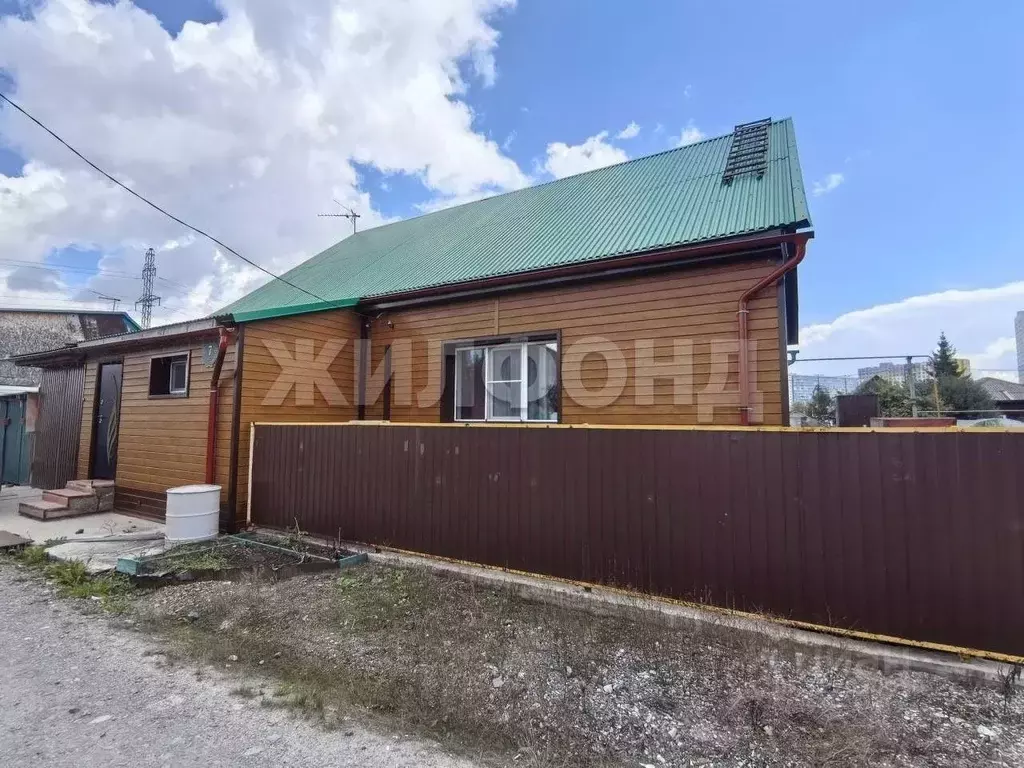 Дом в Новосибирская область, Новосибирск 3-й Бронный пер. (180 м) - Фото 0