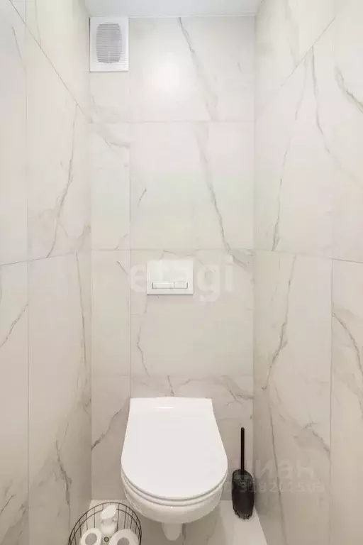 2-к кв. Тюменская область, Тюмень ул. Радищева, 27 (50.0 м) - Фото 1