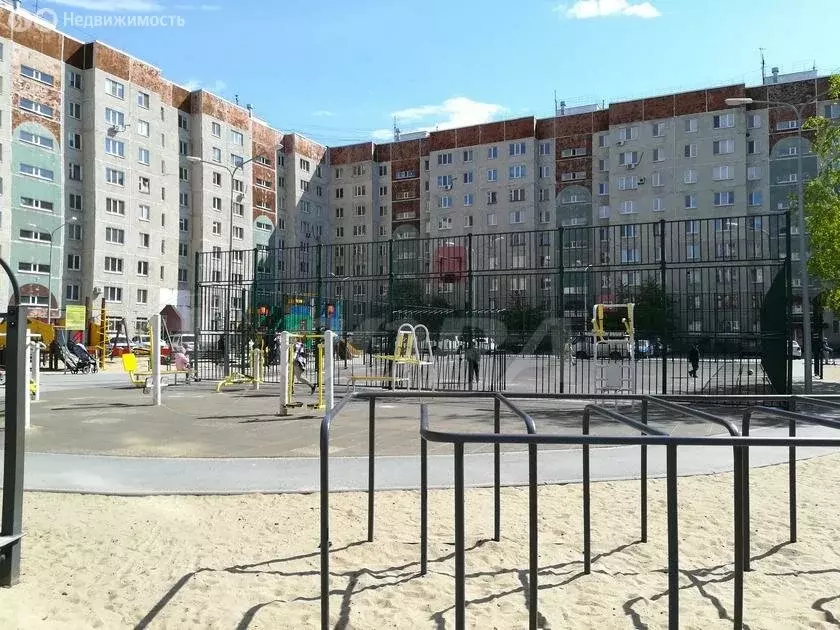 2-комнатная квартира: Тюмень, улица Домостроителей, 14 (52 м) - Фото 1