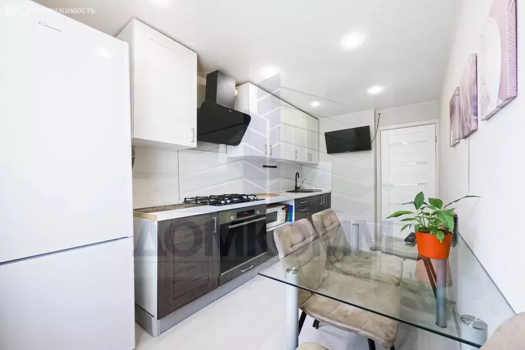 3-комнатная квартира: Екатеринбург, улица Черепанова, 18 (64 м) - Фото 1