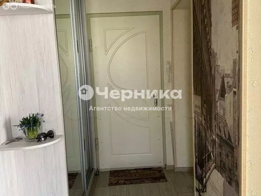 3-комнатная квартира: Каменск-Шахтинский, улица Ворошилова, 3 (80 м) - Фото 1