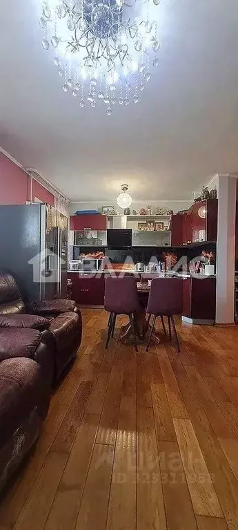 3-к кв. Бурятия, Улан-Удэ ул. Толстого, 10 (66.2 м) - Фото 0