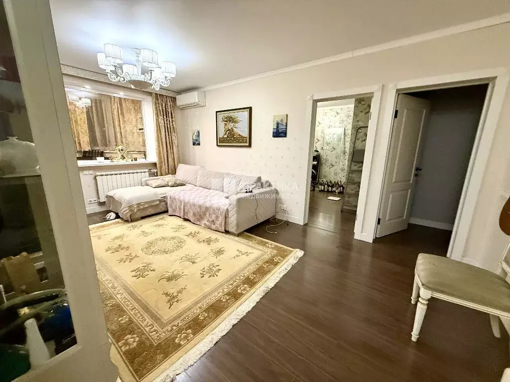 Продается 3-комнатная квартира - Фото 1