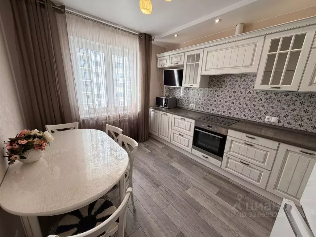 2-к кв. Саратовская область, Саратов проезд 4-й Волжский, 20 (70.0 м) - Фото 2