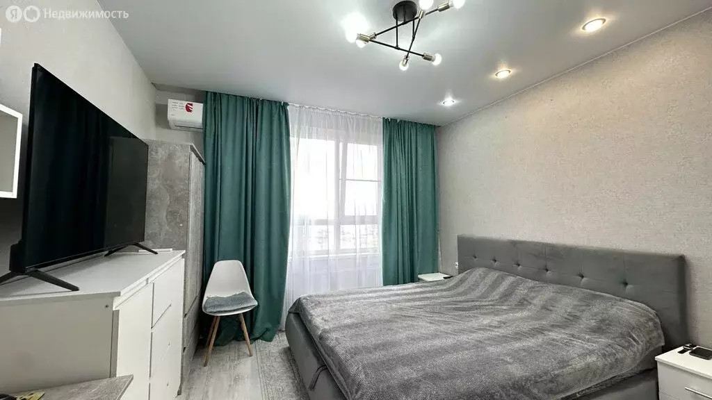 1-комнатная квартира: Батайск, улица Ушинского, 29к3 (40 м) - Фото 1