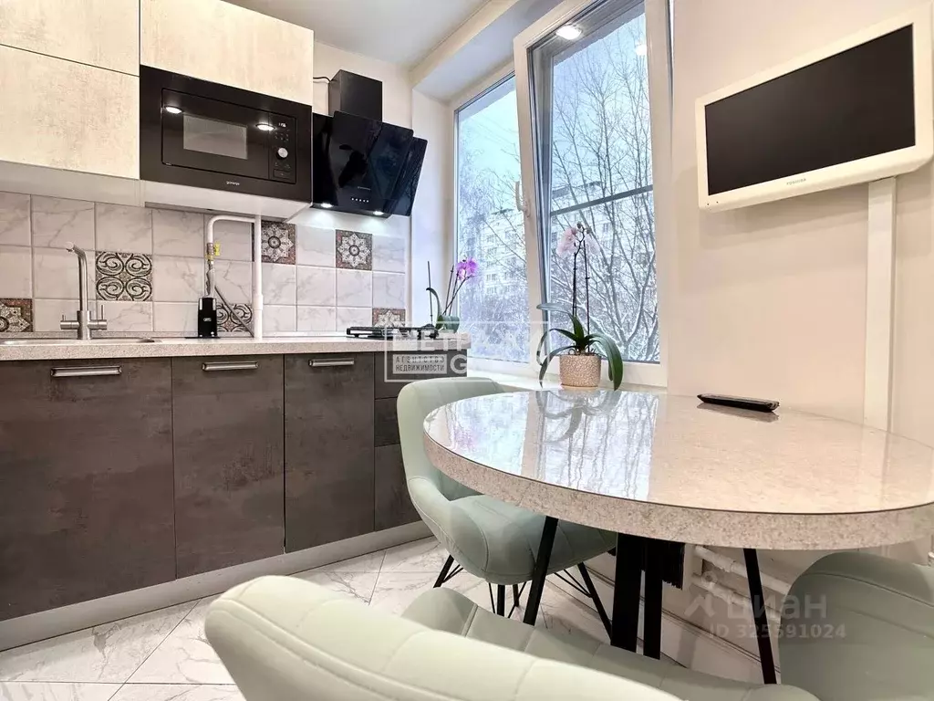 3-к кв. Москва ул. Теплый Стан, 25К5 (60.7 м) - Фото 1