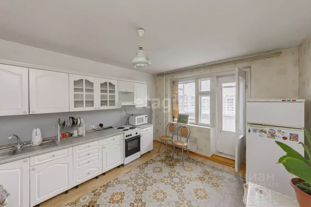 3-к кв. Тюменская область, Тюмень Восточный мкр, проезд Майский, 3 ... - Фото 0