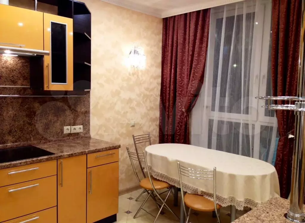 2-к. квартира, 60 м, 2/9 эт. - Фото 1