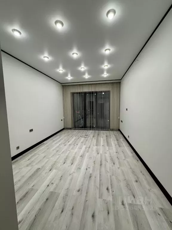 Помещение свободного назначения в Санкт-Петербург наб. Макарова, 58 ... - Фото 1