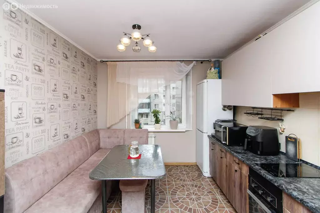 2-комнатная квартира: Тюмень, Транспортная улица, 79/2 (64.3 м) - Фото 1