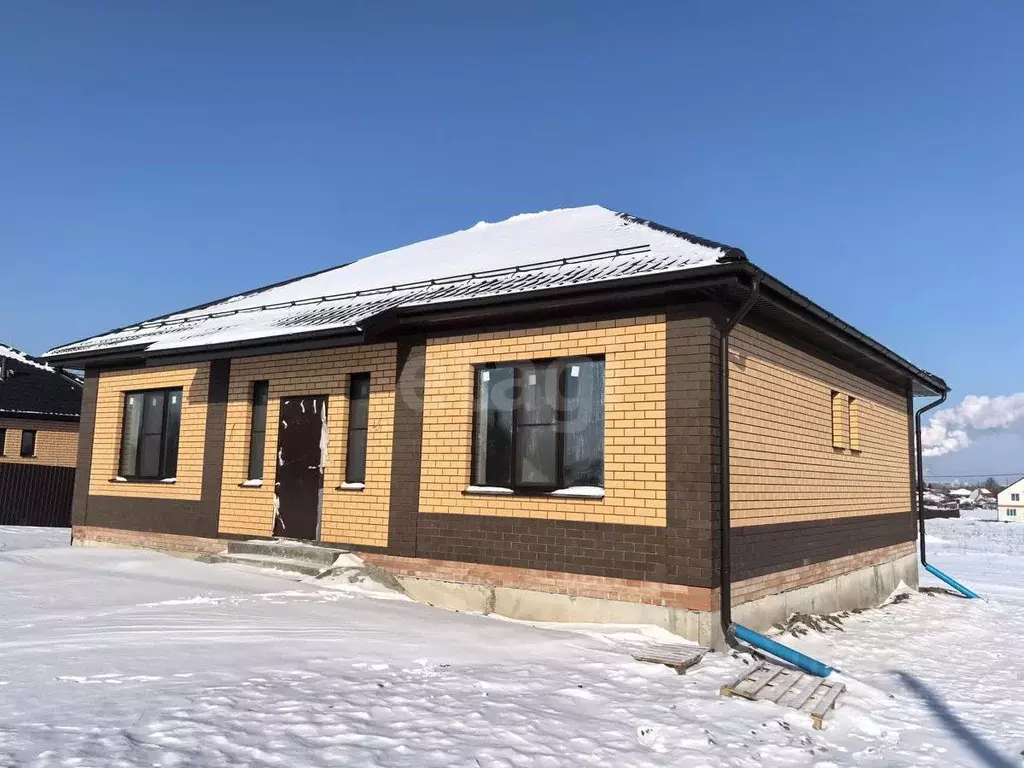 Дом в Курская область, Курский район, Новопоселеновский сельсовет, д. ... - Фото 1