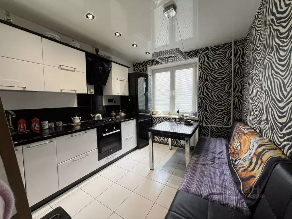 2-к кв. Башкортостан, Уфа Заводская ул., 8 (49.8 м) - Фото 1