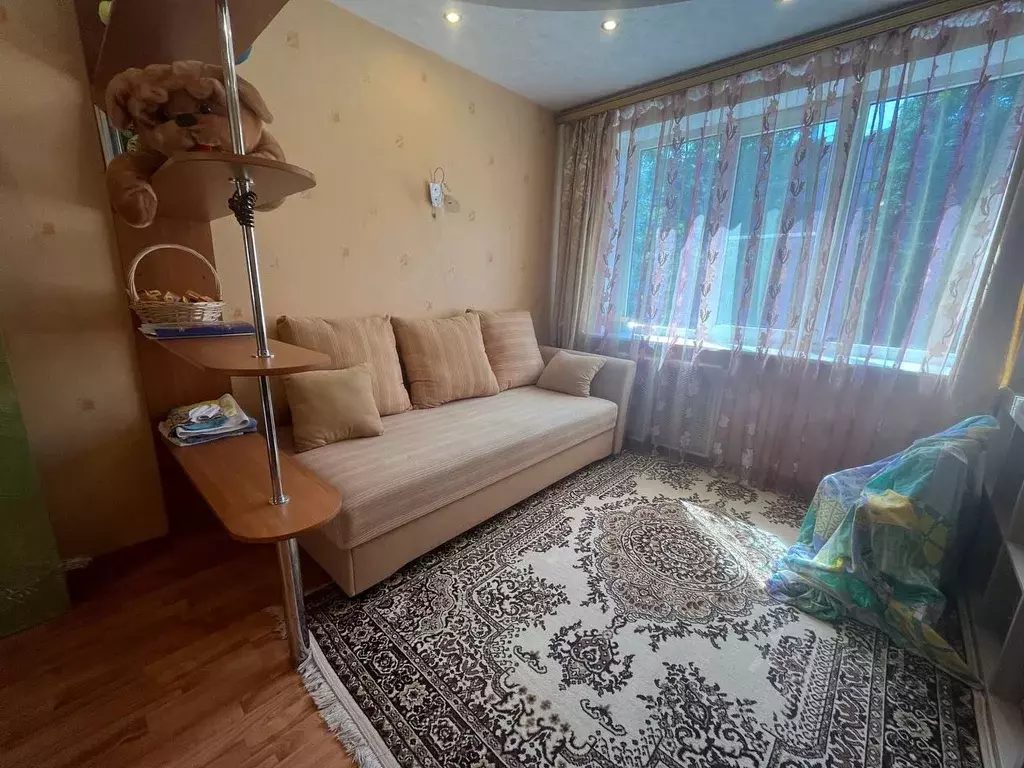 2-к кв. Ленинградская область, Гатчина ул. Радищева, 28 (56.0 м) - Фото 1