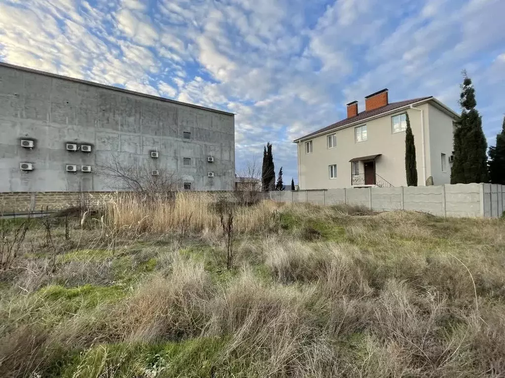 Участок в Крым, Судак ул. Коммунальная (6.0 сот.) - Фото 1