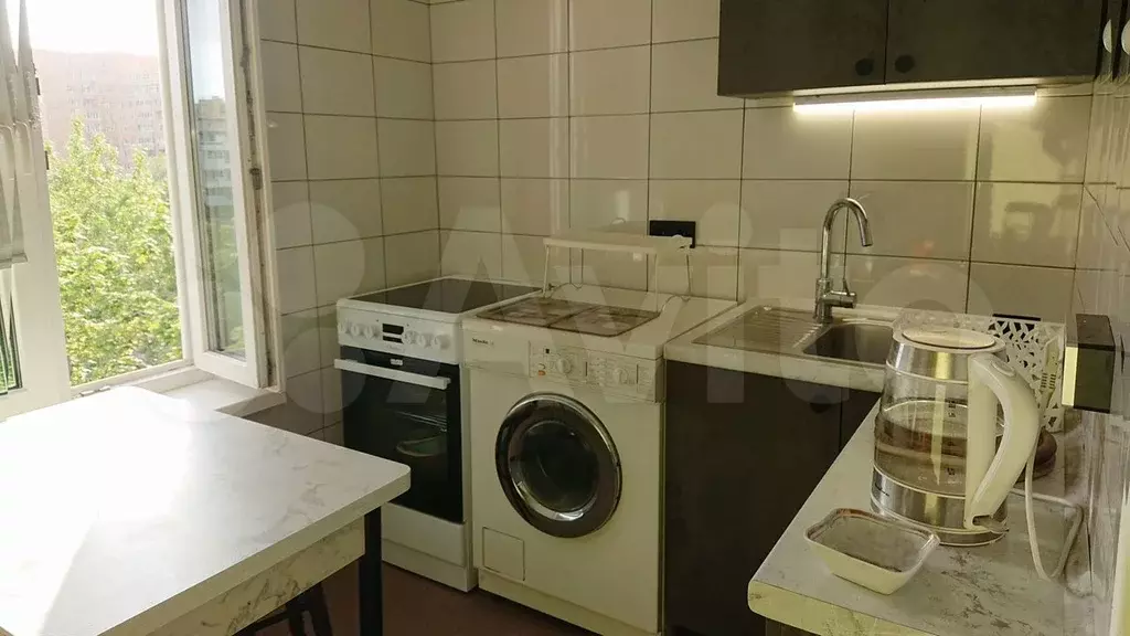 2-к. квартира, 47 м, 8/9 эт. - Фото 0