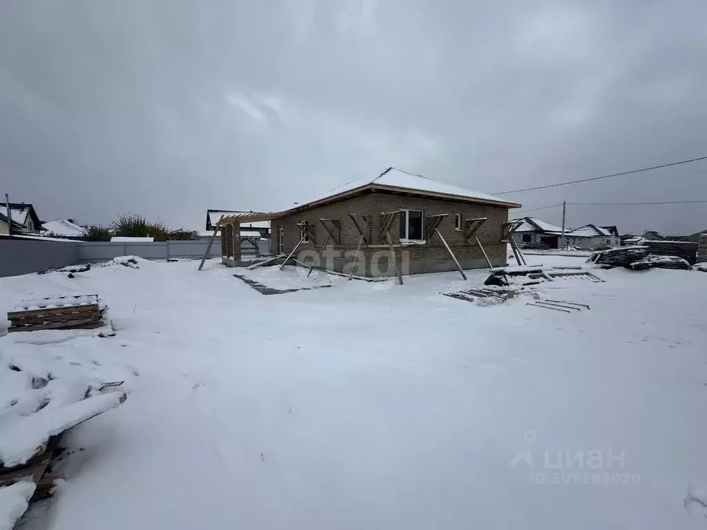 Дом в Белгородская область, Старый Оскол ул. Новоильинская (130 м) - Фото 0