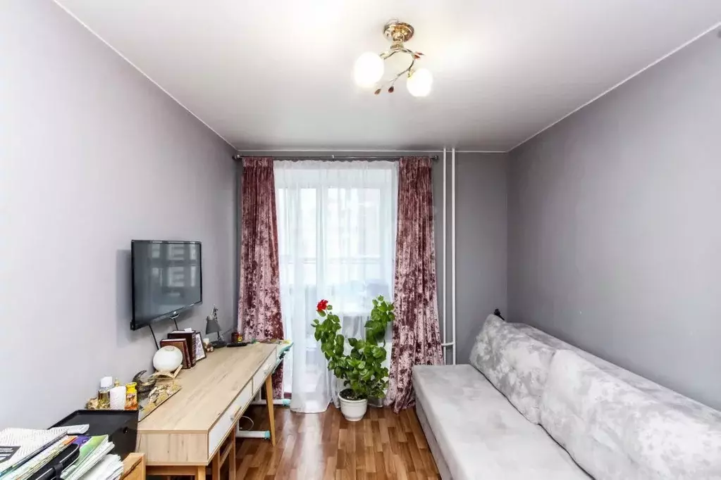 2-к кв. Тюменская область, Тюмень ул. Ю.-Р.Г. Эрвье, 10 (52.4 м) - Фото 0