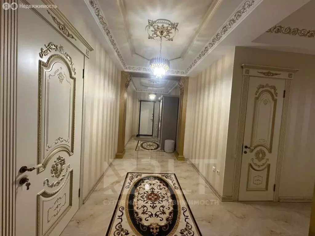 3-комнатная квартира: Махачкала, улица Азиза Алиева, 18 (116 м) - Фото 1