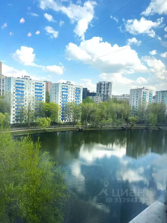 2-к кв. Москва ул. Красных Зорь, 59 (38.4 м) - Фото 0