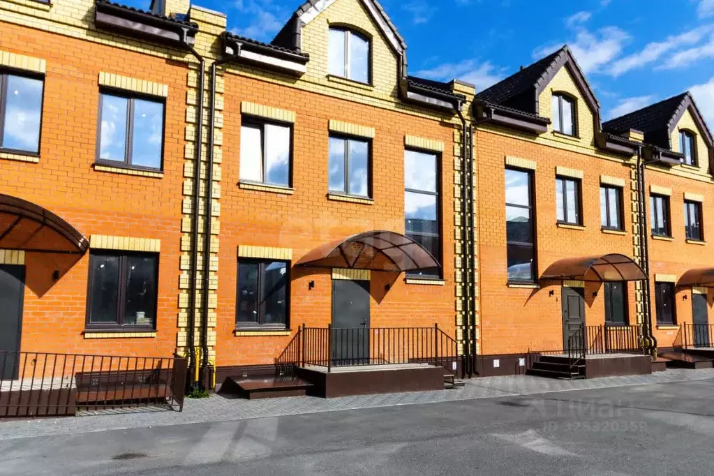 Таунхаус в Тюменская область, Тюмень Фирменная ул. (202 м) - Фото 1