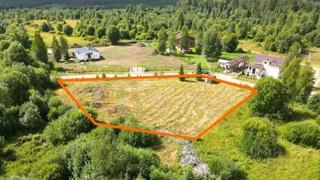 Участок в Ленинградская область, Выборгский район, пос. Первомайское ... - Фото 2