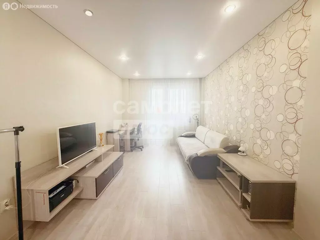 Квартира-студия: Киров, улица Архитектора Валерия Зянкина, 11к1 (35.4 ... - Фото 0