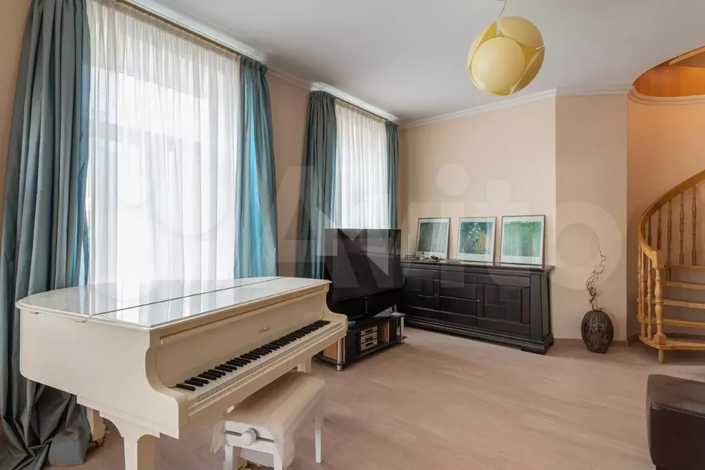 4-к. квартира, 165 м, 3/4 эт. - Фото 0
