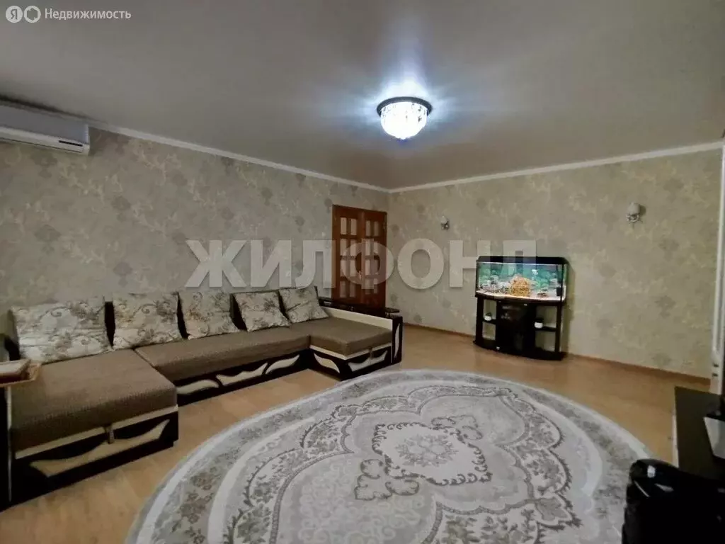 3-комнатная квартира: Георгиевск, улица Быкова, 87/2 (851 м) - Фото 1